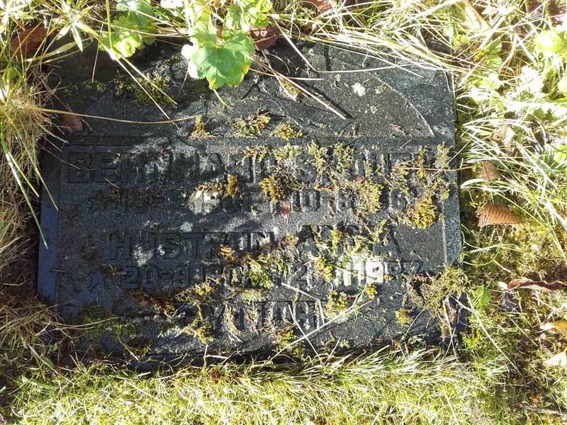 Grave number: NO 03    98