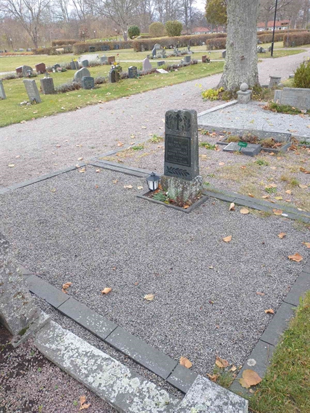 Grave number: VK D    70, 71, 72, 73