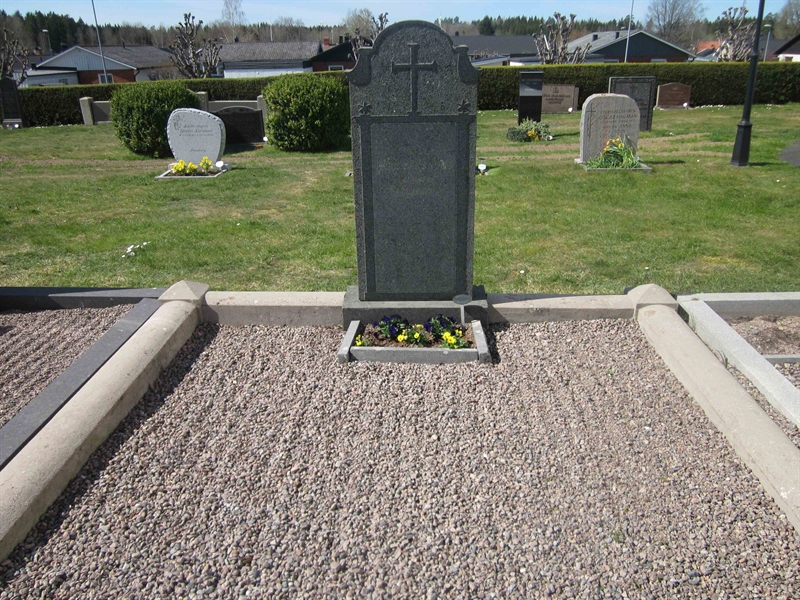 Grave number: 04 B   47, 48