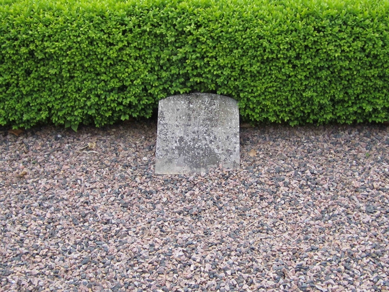 Grave number: 3 R     1