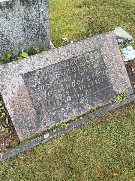 Grave number: SKF D   135, 136