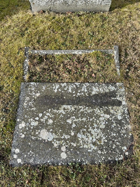 Gravnummer: HA B    48