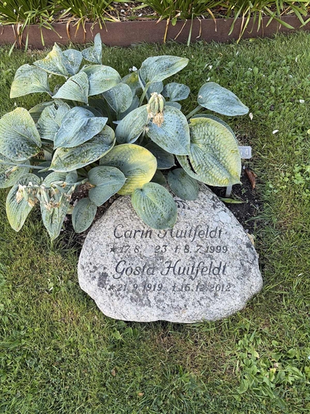 Gravnummer: 1 NA   744
