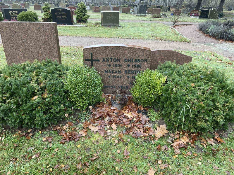 Grave number: VV 6    52, 53