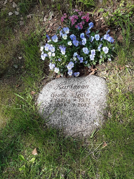 Grave number: KA 15   102