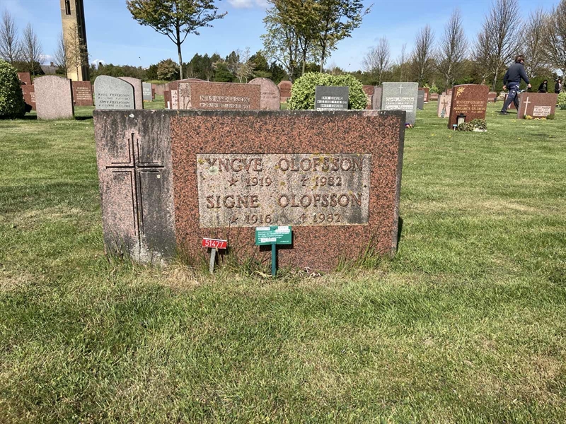 Grave number: R 01 648, 649