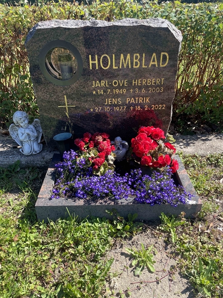 Grave number: N 9 3    15-16