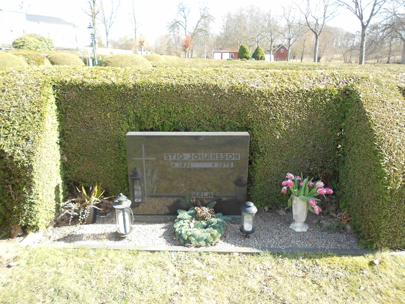 Grave number: V 32   178