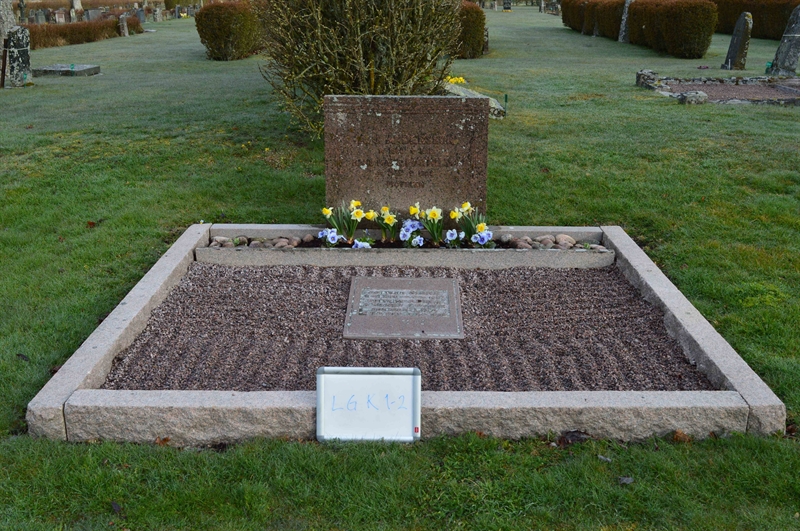 Grave number: LG K     1, 2