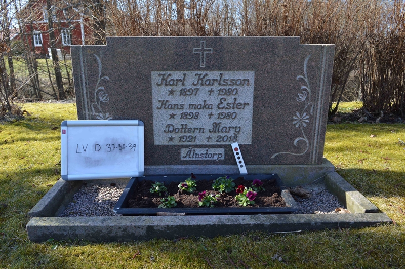 Grave number: LV D    37, 38, 39