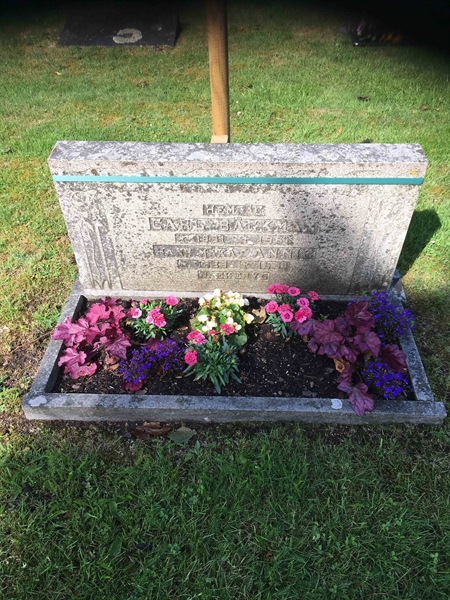 Grave number: 2 G   095