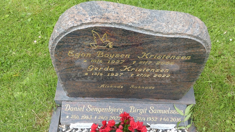 Gravnummer: SN U8    53