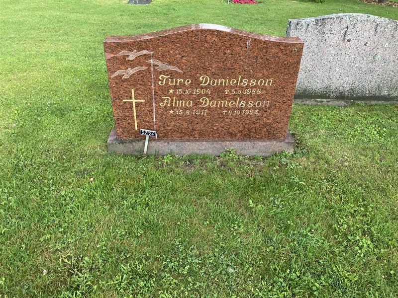 Grave number: R 02   159, 160