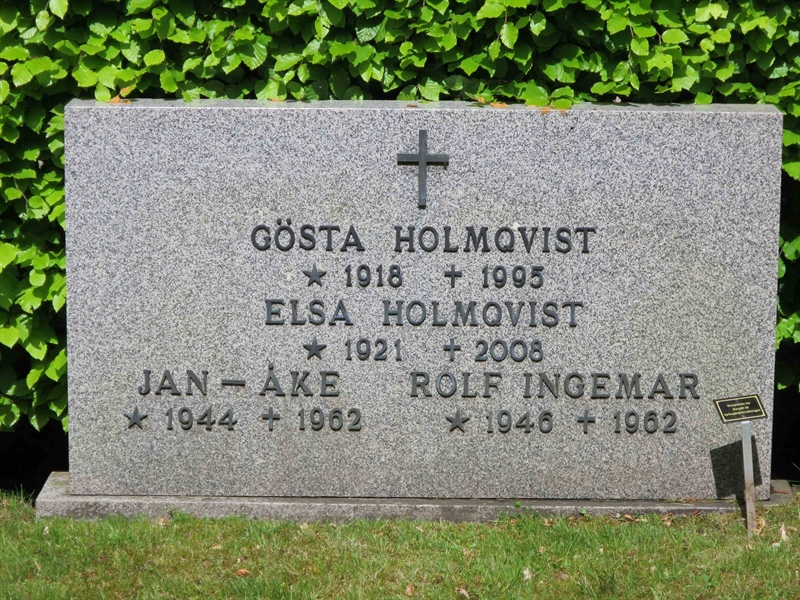 Grave number: HÖB 44     7