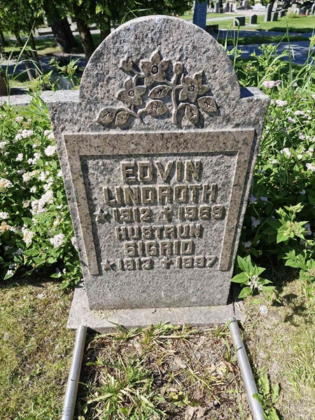 Gravnummer: 1 URNLU C33