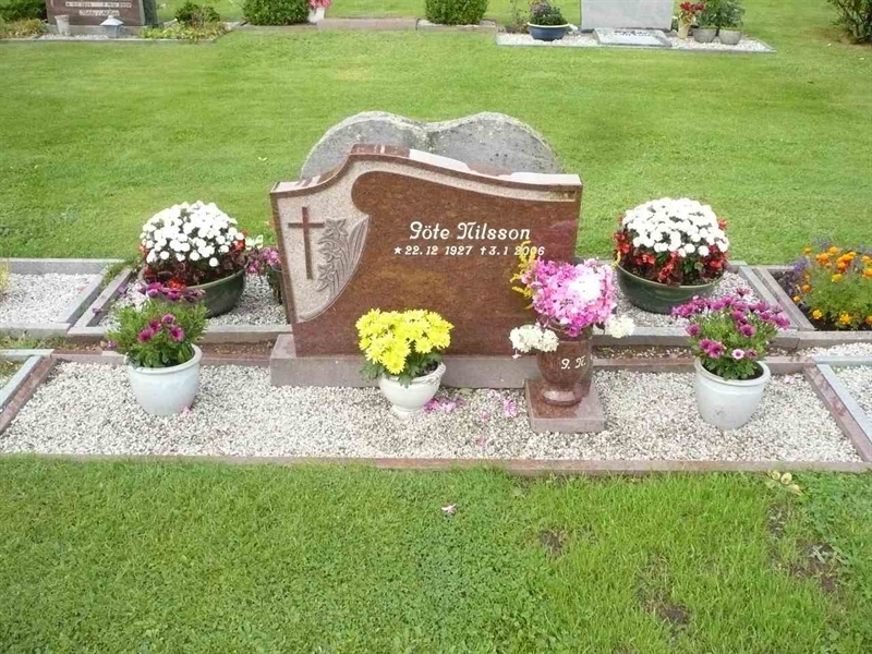 Grave number: SKF G   152, 153