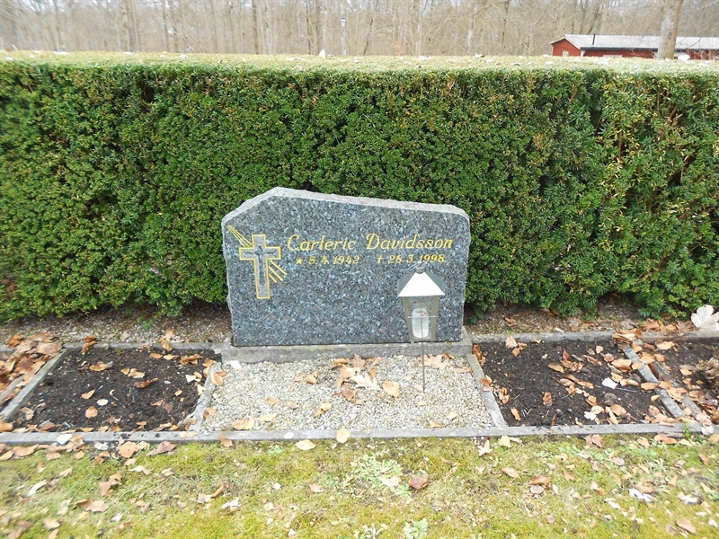 Grave number: NÅ N3   140, 141