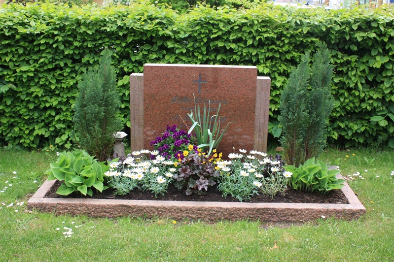 Grave number: Ö SSN    41, 42, 43