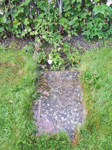 Hautatunnus: NK F G    44