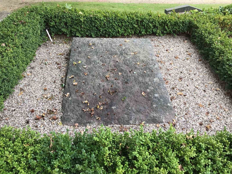 Grave number: 20 G   185-186