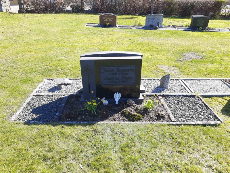 Gravnummer: HN 1   101, 102