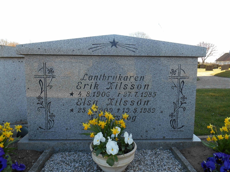 Grave number: VM D   131, 132