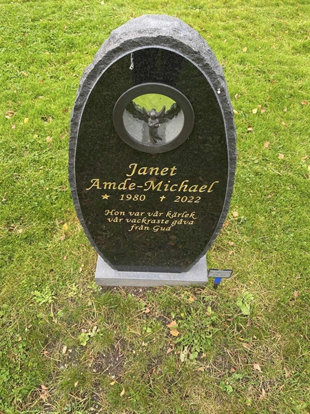 Grave number: 2 C   676-677