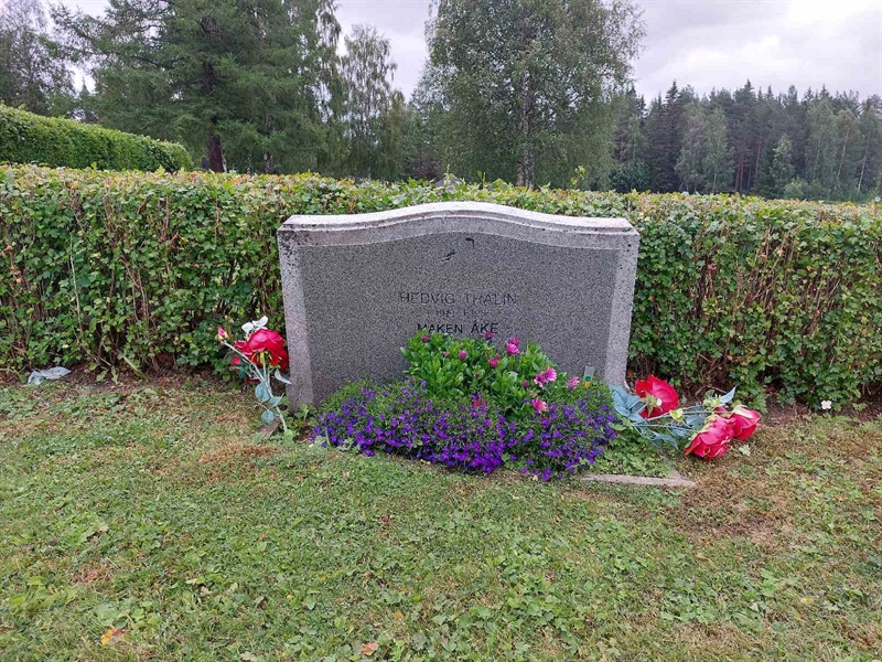 Grave number: FÖ 1    57, 58