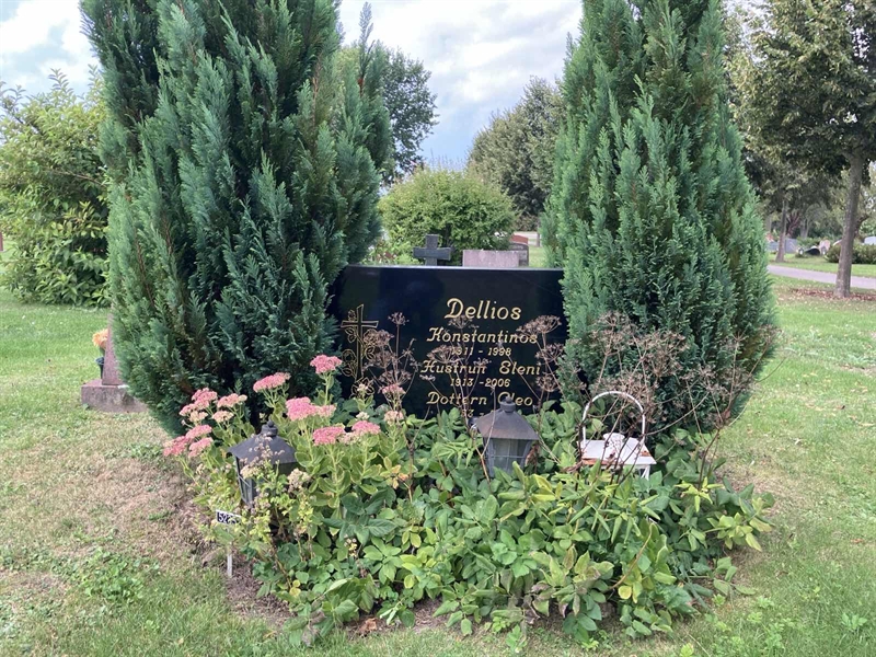 Grave number: R 02   503, 504