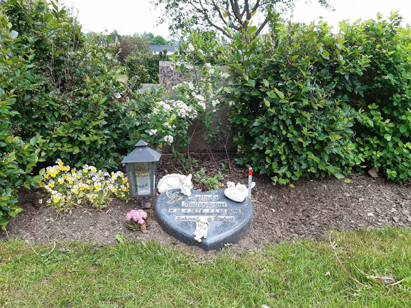 Grave number: A A    68-69