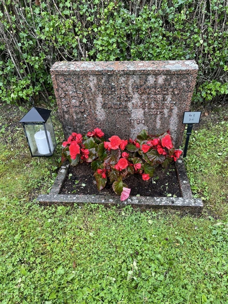 Grave number: 3 E     3-4