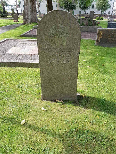 Grave number: 06 60526