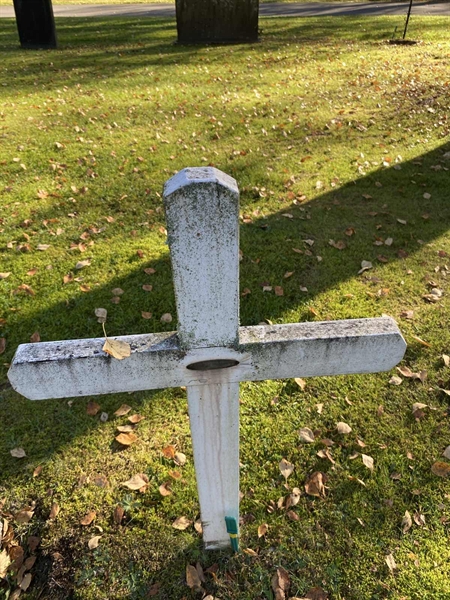 Grave number: 6 01 179