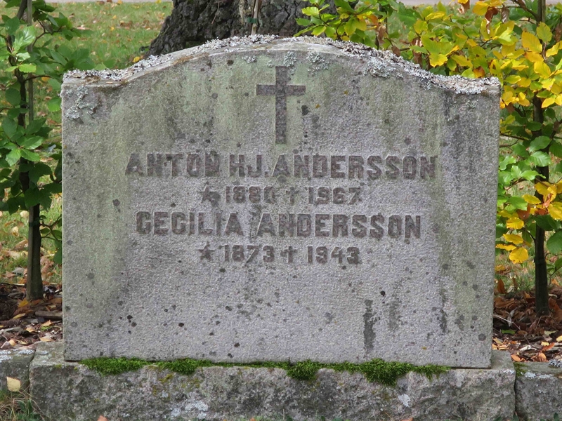 Grave number: HÖB GL.R    76