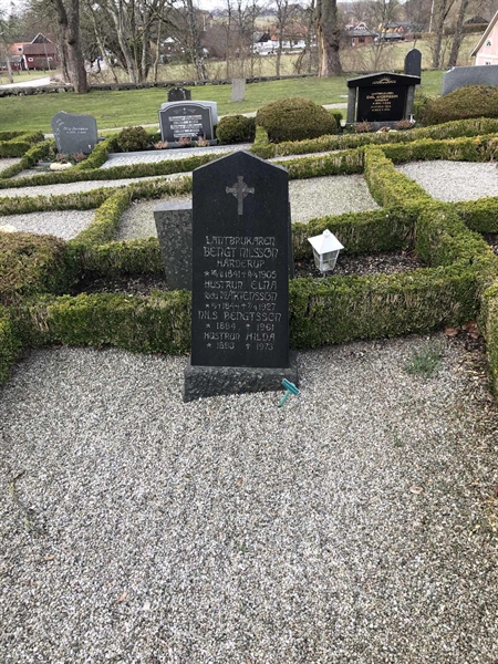 Grave number: FR 3    55, 56
