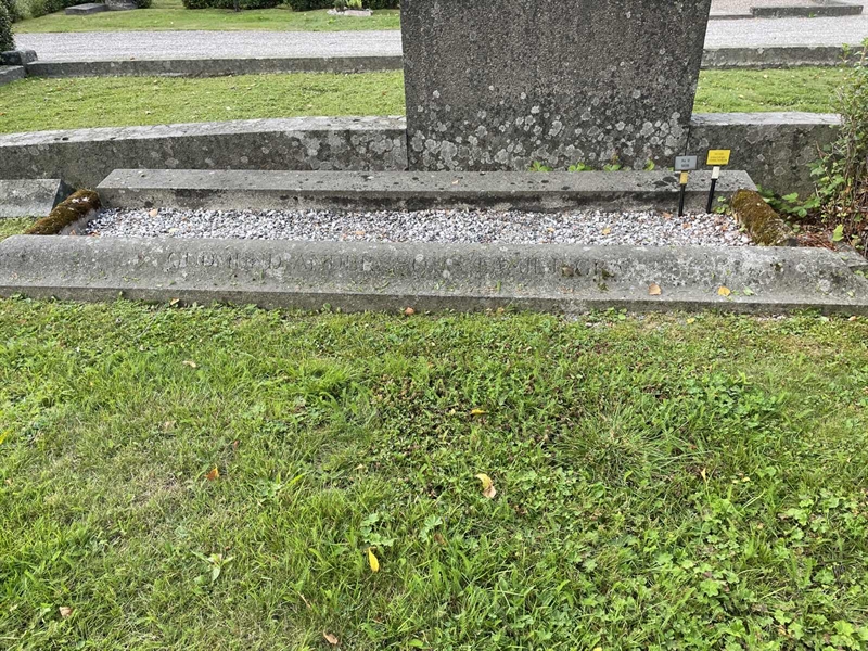 Grave number: 1 U   503B