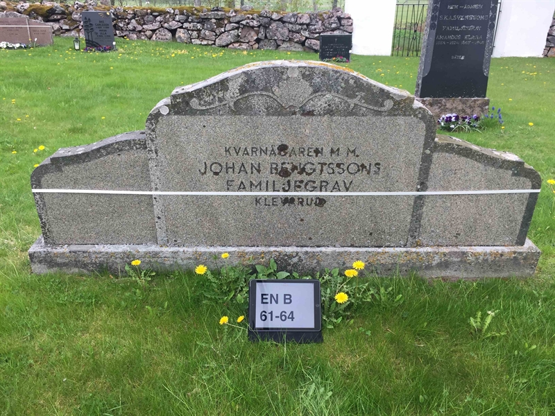 Grave number: EN B    61, 62, 63, 64