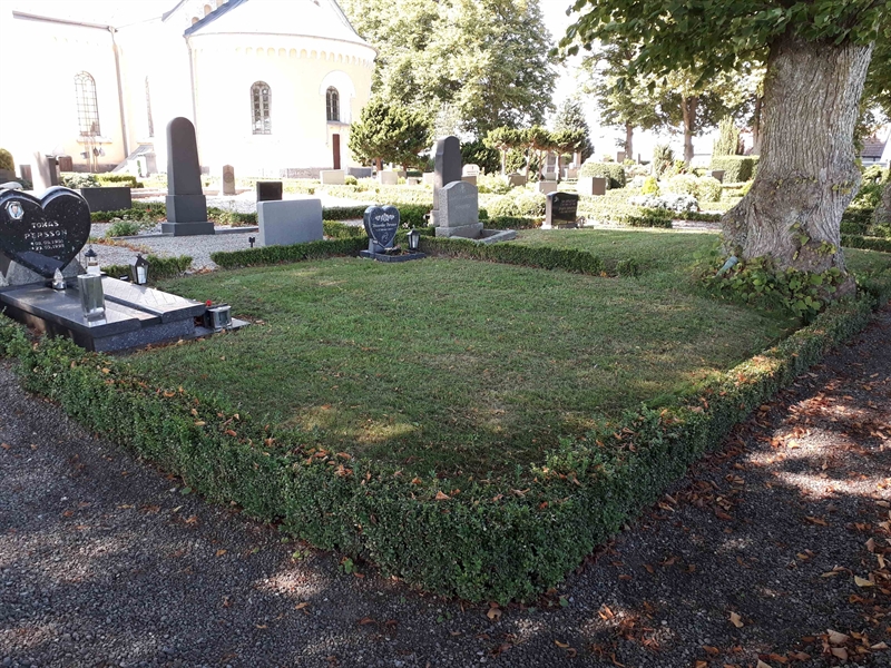 Grave number: LB C 095-102