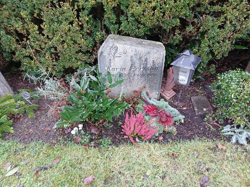 Grave number: FE K   128