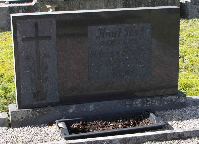 Grave number: HJ  1379, 1380