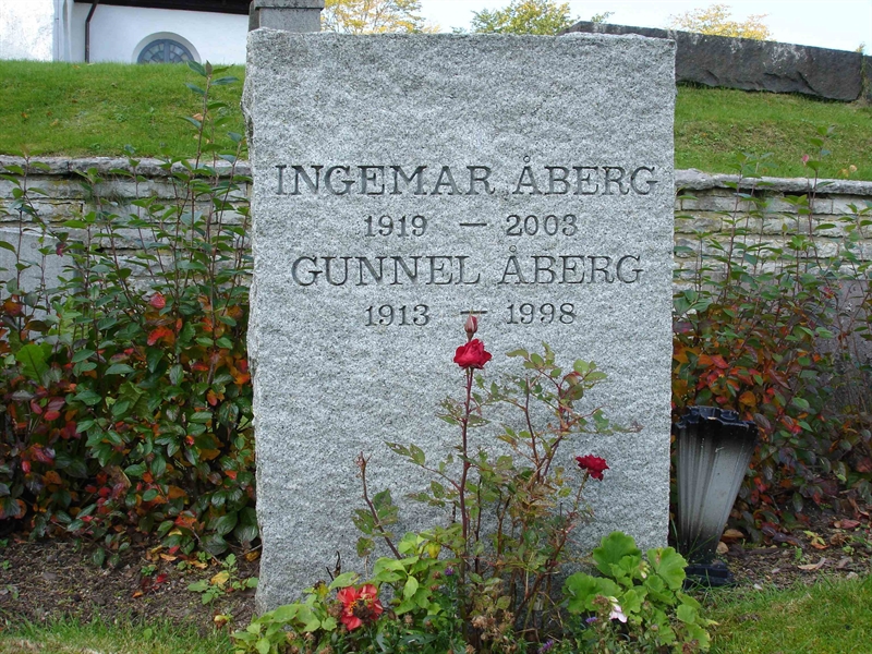 Grave number: B G  184, 185