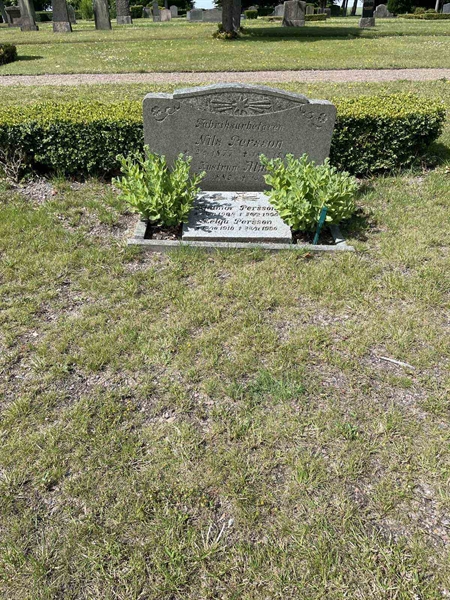 Grave number: EK E 2    53