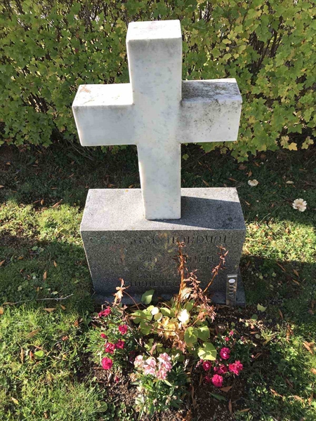 Grave number: ÅR B   145, 146, 147, 148