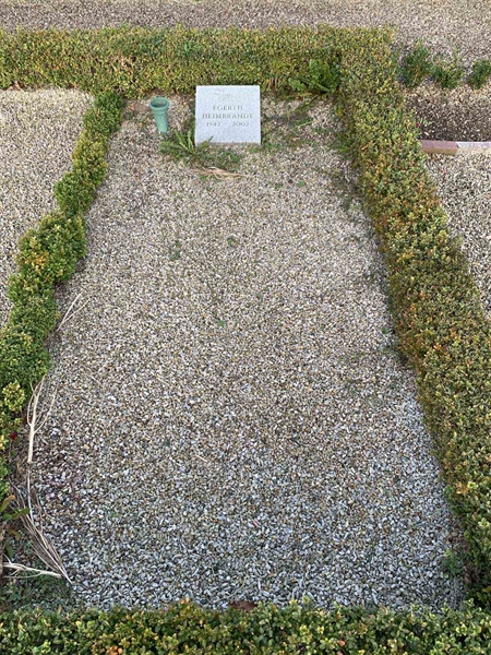 Grave number: NK D    30