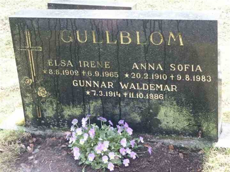 Grave number: 1 GA 04 293-295