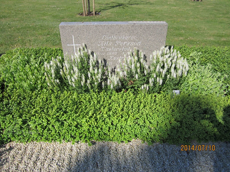 Grave number: 8 D   161, 162