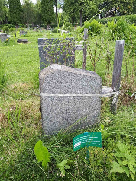 Grave number: GK A 5   198M