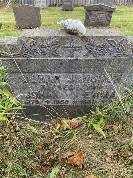 Grave number: 6 03    114, 115