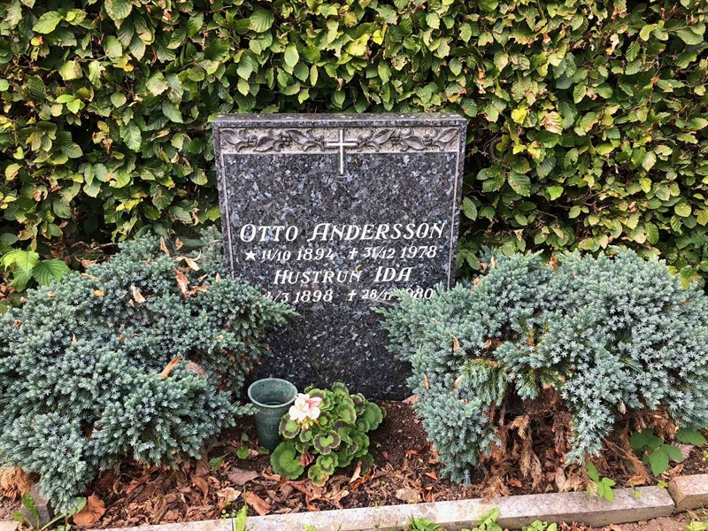Grave number: AK 05    24