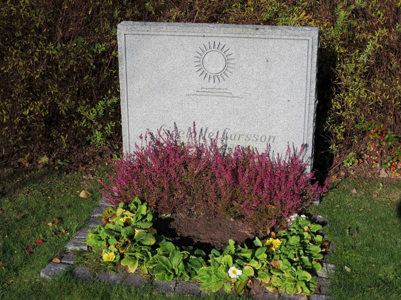 Grave number: HNB III    61